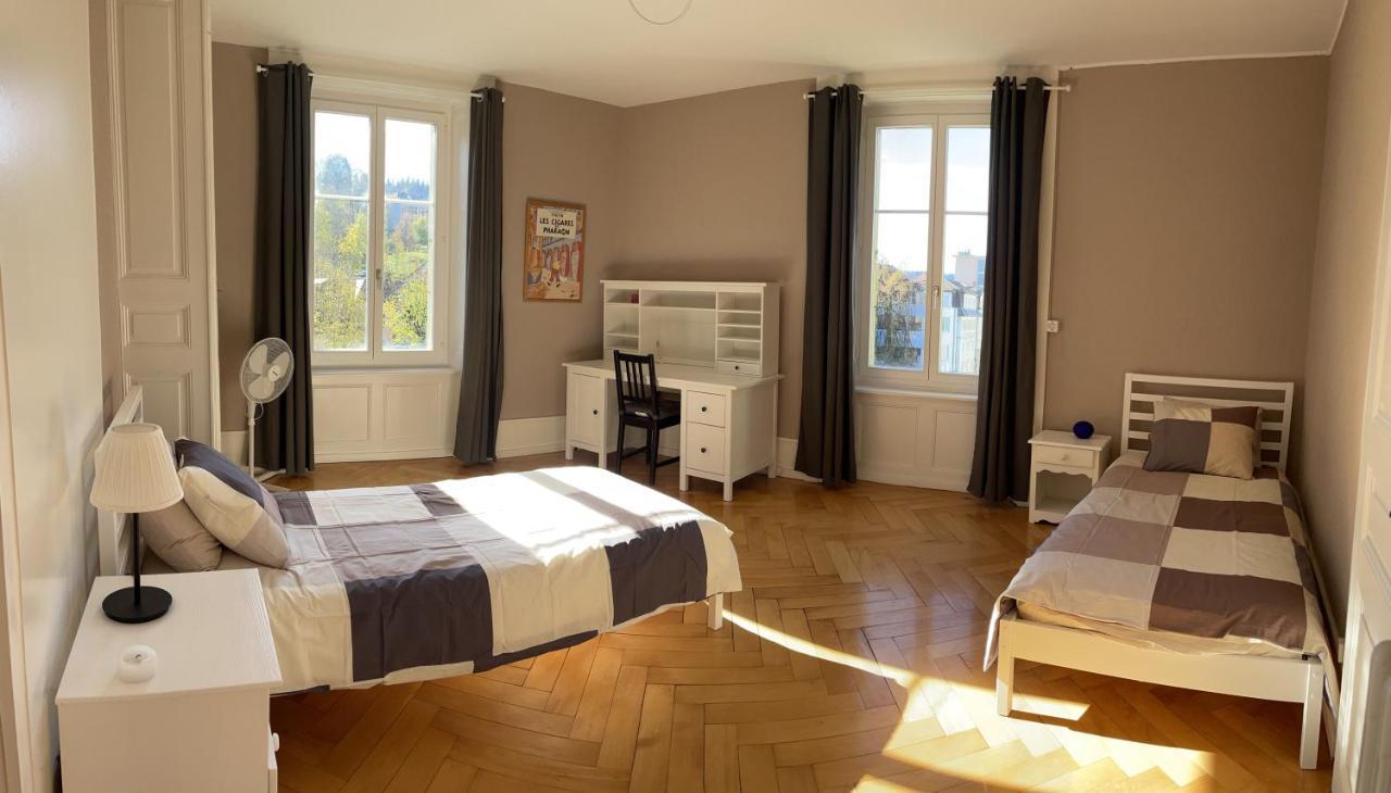 Le Locle : Bel Appartement Chaleureux Buitenkant foto