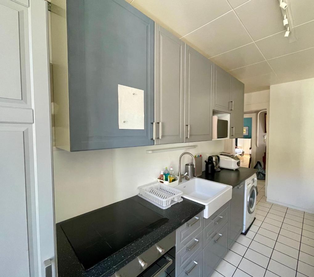 Le Locle : Bel Appartement Chaleureux Buitenkant foto