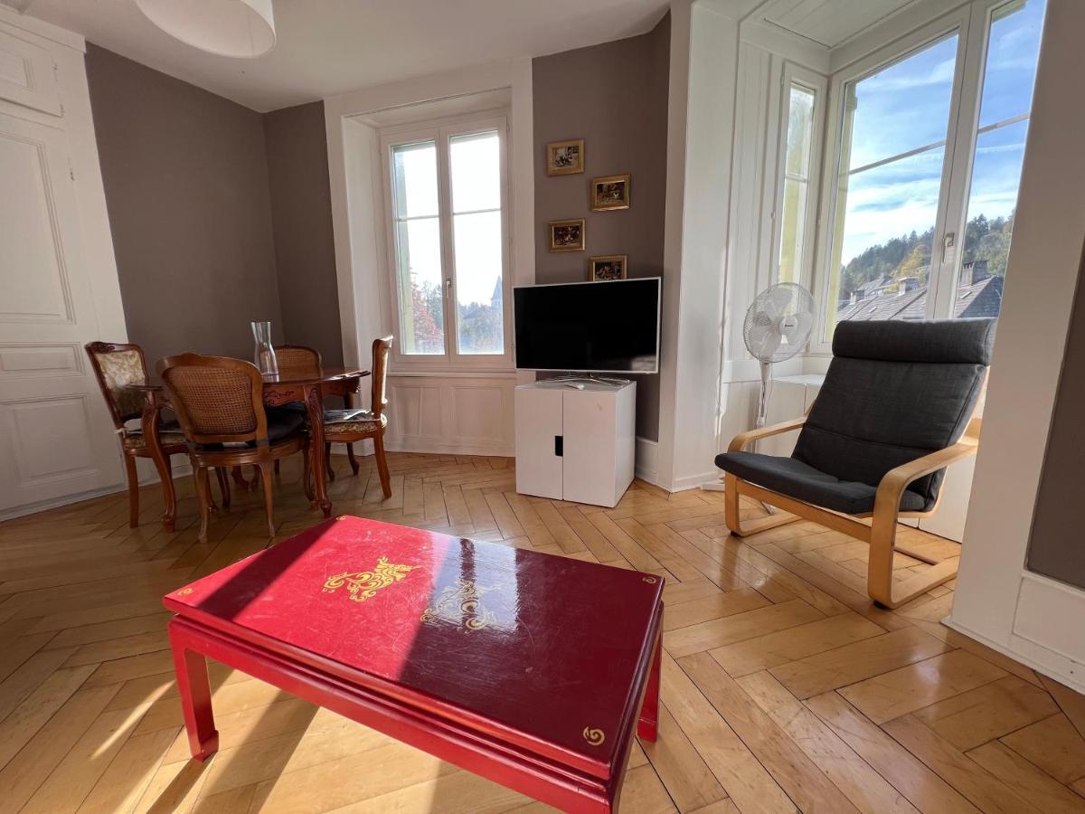 Le Locle : Bel Appartement Chaleureux Buitenkant foto