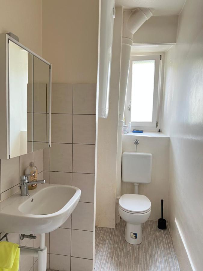 Le Locle : Bel Appartement Chaleureux Buitenkant foto